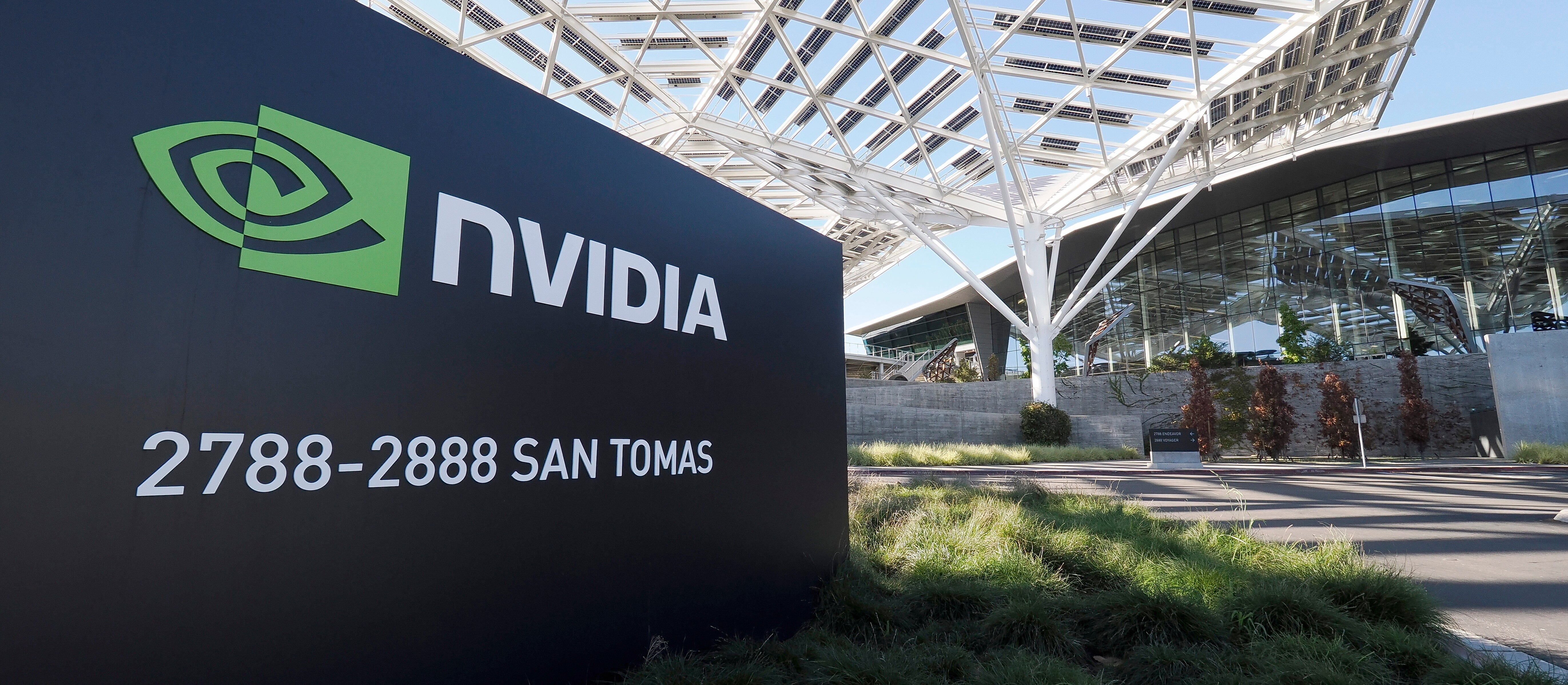 Dzień testu dla rynków. Wyniki Nvidii i minutki FOMC w centrum uwagi