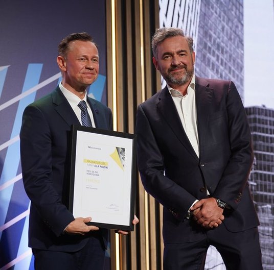 The diploma for PZU for winning in the financial companies category was received by Marcin Stefaniak