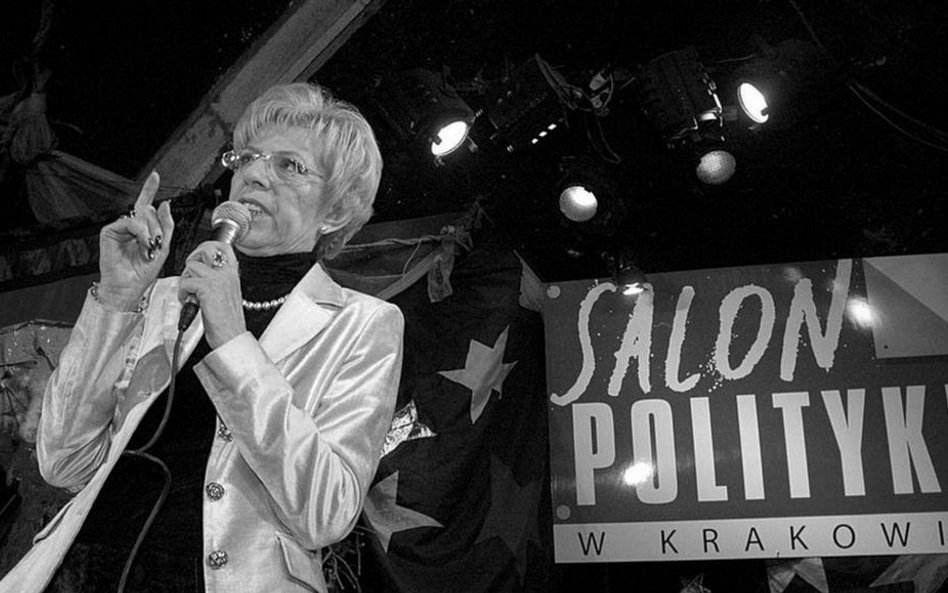 JANINA PARADOWSKA (2 MAJA 1942 R. - 29 CZERWCA 2016 R.) Znana polska dziennikarka i publicystka. W 2