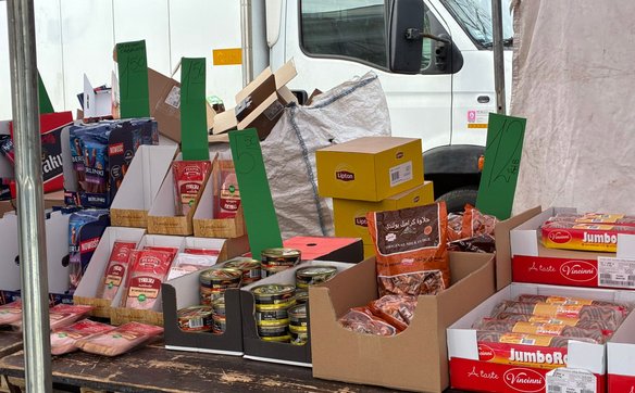 Większość oferowanych towarów to tak zwane partie „short-dated”, czyli produkty, którym termin kończ