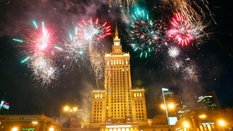 Sztuczne ognie nad PKiN z okazji ogłoszenia organizatorów EURO 2012. Taki widok już tylko na zdjęcia