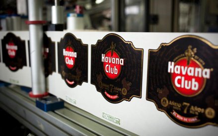 Rum, jeden z towarów eksportowych Kuby