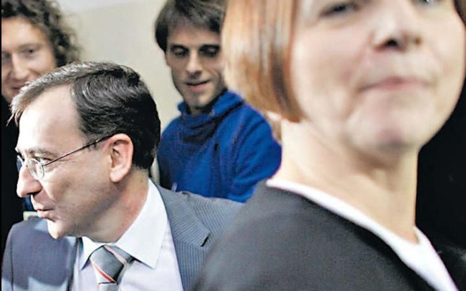 Julia Pitera ma przeprosić za swoje słowa Mariusza Kamińskiego w gazetach i w telewizji. Ma też wpła