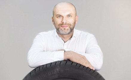 Kurs Oponeo.pl, którym kieruje Dariusz Topolewski, od jesieni 2023 r. znajduje się w trendzie wzrost