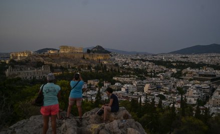 Turyści w Grecji - odpoczywają dłużej, wydają więcej