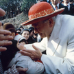 Jan Paweł II w Nagasaki, 1981 r. Na ogół jednak Japończycy, jeśli mają kontakt z chrześcijaństwem, t