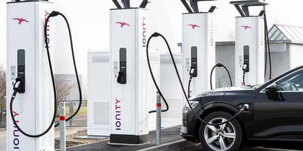 Ładowanie samochodów elektrycznych stało się cenową loterią