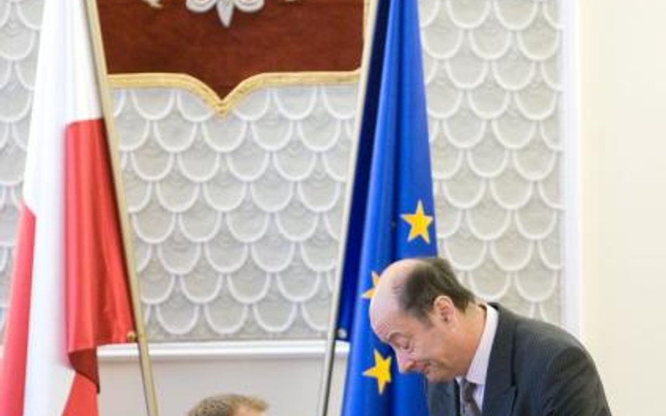 Premier Donald Tusk i minister finansó Jacek Rostowski.