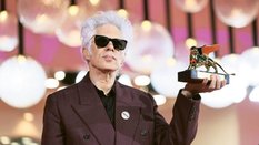 Jim Jarmusch ze Złotym Lwem, nagrodą główną festiwalu filmowego w Wenecji 2025 dla filmu „Father Mot