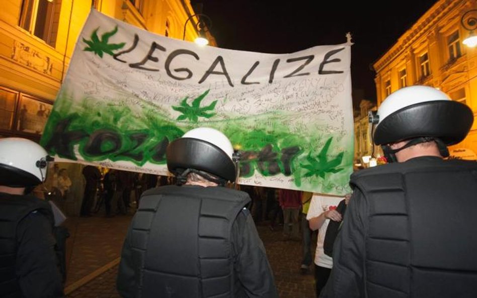 O legalizację narkotyków zabiegają nie tylko ekstremalne grupy organizujące demonstracje „wolnych ko