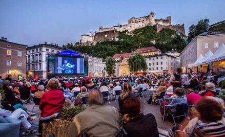 Salzburg - cowieczorne pokazy festiwalowych spektakli i koncertów
