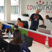 Zamiast inwestować w ergonomiczne stanowisko pracy w domu, można skorzystać z oferty biur coworkingo