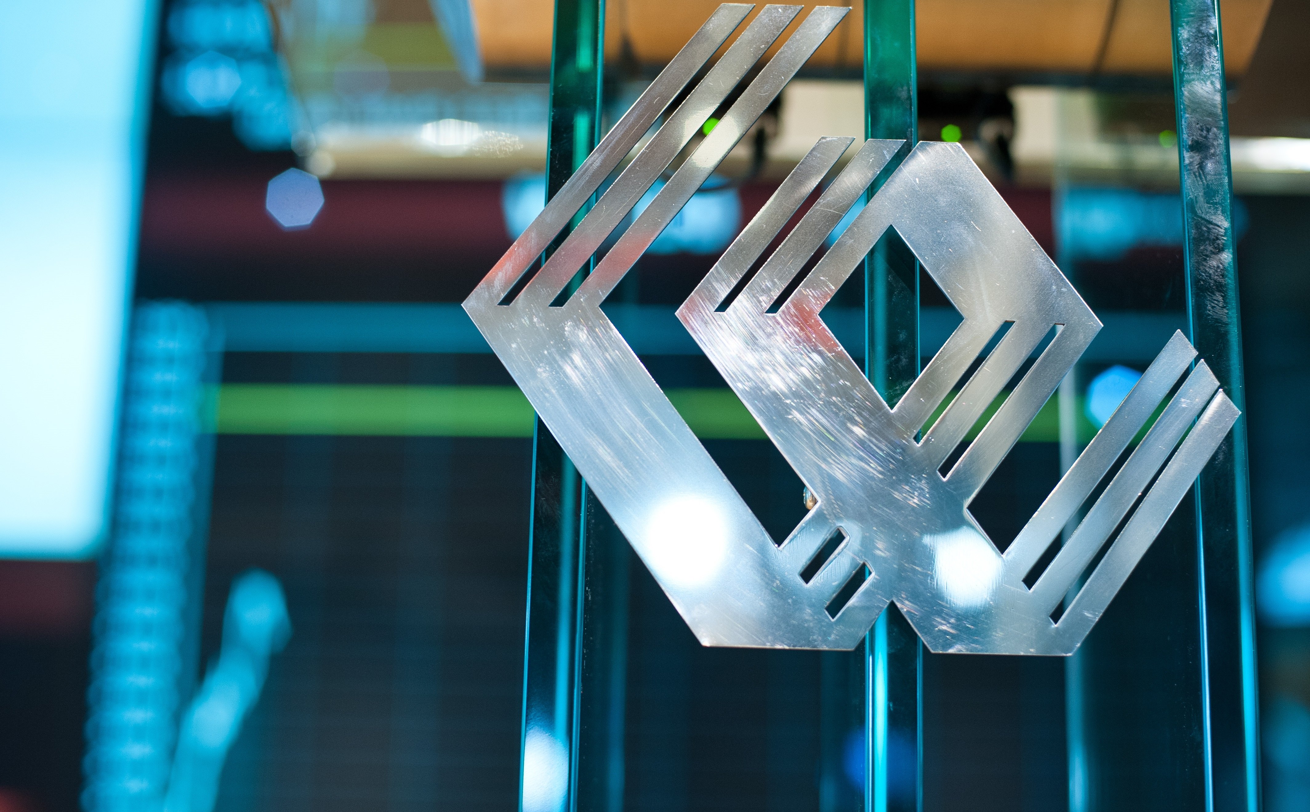 Indeksy w Warszawie coraz bliżej szczytów hossy