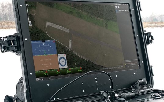 Naziemna stacja kontroli Lemura wykorzystuje komercyjne elementu, w tym wzmocniony komputer przenośn