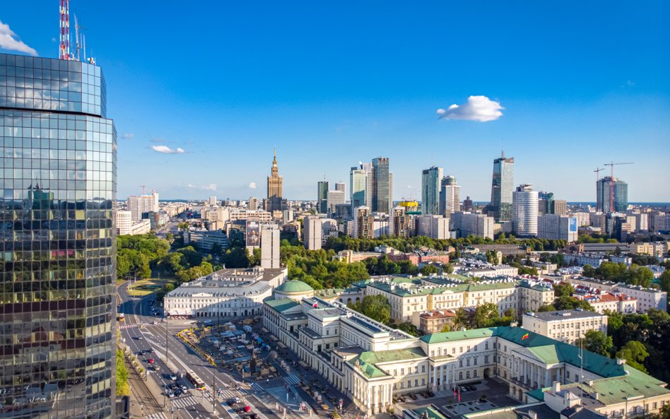 Prezydent Warszawy zarabia po podwyżce ponad 23 tys. zł brutto