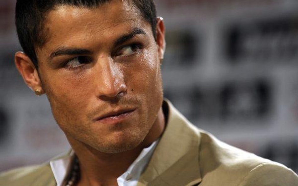Cristiano Ronaldo ma po przejściu do Realu Madryt zarabiać blisko 13 milionów euro rocznie