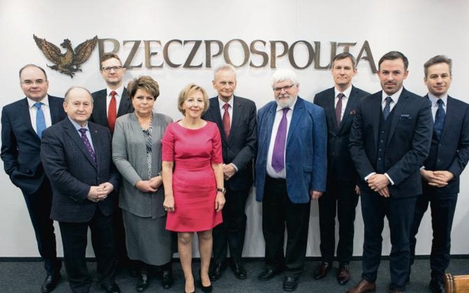 Uczestnicy debaty w siedzibie redakcji „Rzeczpospolitej”. Spotkanie prowadził Paweł Rochowicz (pierw