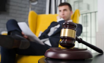 Sąd: ustawiał licytację komorniczą. Nie zostanie aplikantem radcowskim