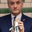 Biedroń: Albo rozdział Kościoła od państwa albo klęczenie