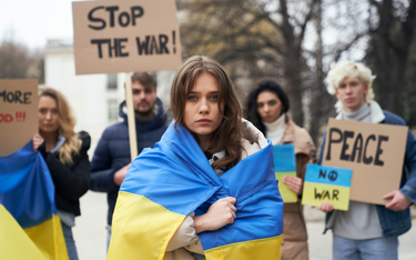 Przelew na broń dla walczących Ukraińców? Trzeba to sprawdzić