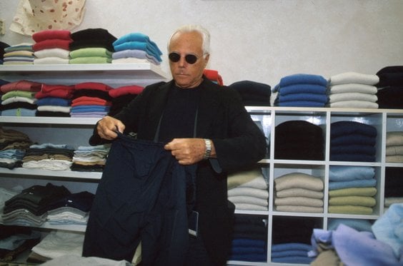 Giorgio Armani w butiku, 13 maja 2000 r.