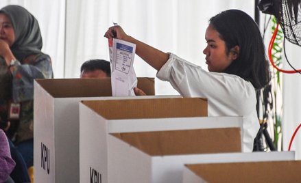 Z przemęczenia zmarło 92 członków komisji wyborczych