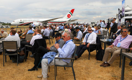 Salon w Farnborough niewrażliwy na napięcia w handlu