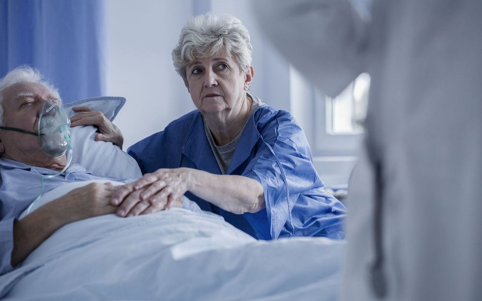 Odwiedzający szpital nie musi być szczepiony