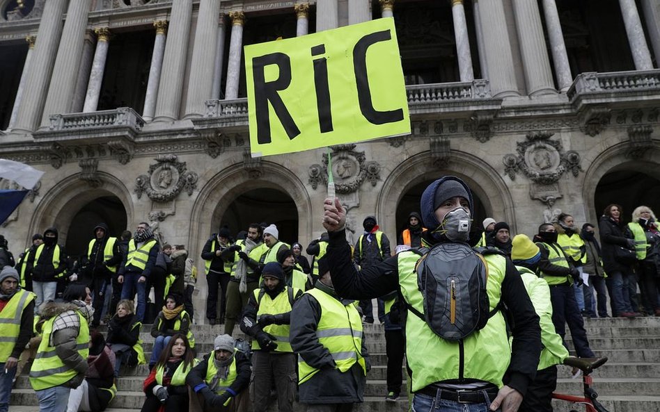 Francja sprawdza rolę Rosji w protestach "żółtych kamizelek"