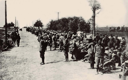 Jeńcy rosyjscy po Bitwie Warszawskiej. W sumie w obozach przebywało ok. 80–85 tys. czerwonoarmistów.