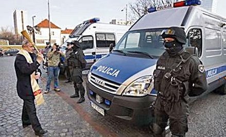 Ratusz inwestuje w policję miliony złotych