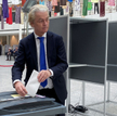 Geert Wilders oddaje głos w wyborach