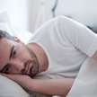 Niewyspani czujemy się bardziej samotni