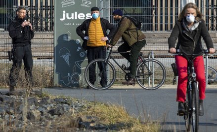 Niemiecki polityk celowo zakaził się koronawirusem