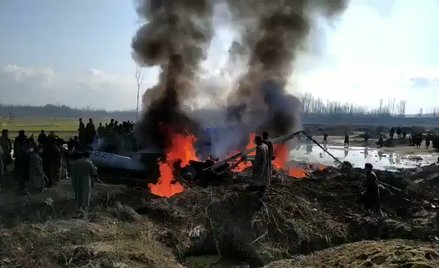 Dwa indyjskie samoloty i jeden pakistański zestrzelone nad Kaszmirem