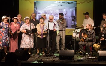 Przed miłośnikami muzyki wystąpi zespół akustyczny Czessband wraz z grupą praskich seniorów Cała Pra