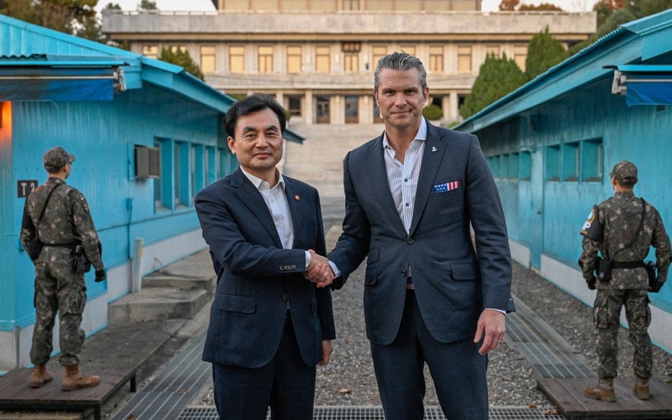 Ahn Gyu-back i Pete Hegseth na granicy między Koreami
