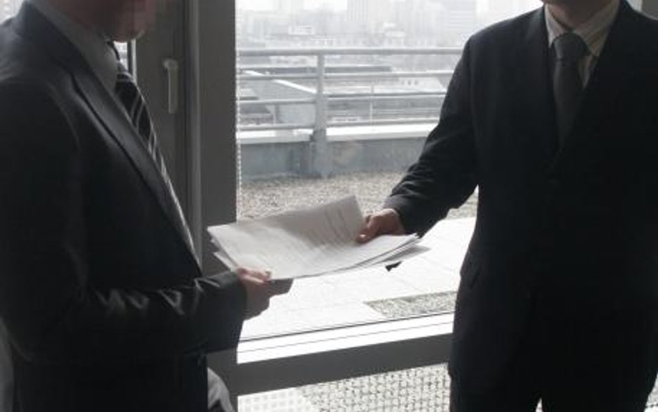 Zwolnienie ze świadczenia pracy korzystne tylko przy stałych zarobkach