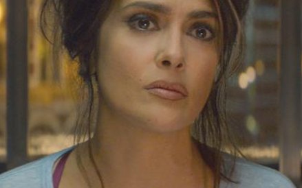 Salma Hayek w filmie „Bodyguard Zawodowiec”.