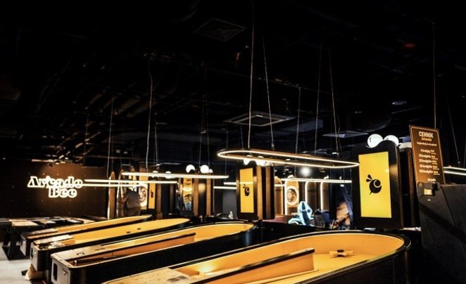 Projekt autorstwa pracowni Archas Design opiera się na wydzieleniu sekwencyjnych stref użytkowych.