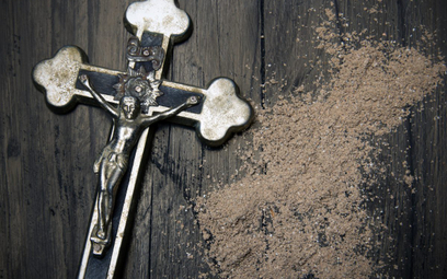 Symbole religijne w miejscu pracy – czy można ich zakazać?
