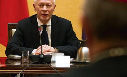 We wrześniu Michał Boni wróci do negocjacji z biskupami