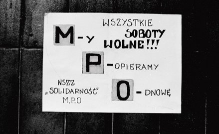 Weekendy w Polsce pojawiły się dopiero pod koniec epoki PRL-u. Na zdjęciu plakat Solidarności MPO po