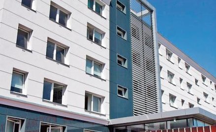Poznański Sąd Apelacyjny usytuowany jest przy ul. Trójpole 21. Budynek, w którym się mieści, został 