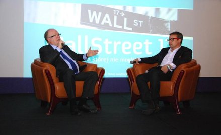 Prezes KGHM Herbert Wirth (z lewej) i redaktor naczelny „Parkietu" Jakub Kurasz podczas piątkowej dy