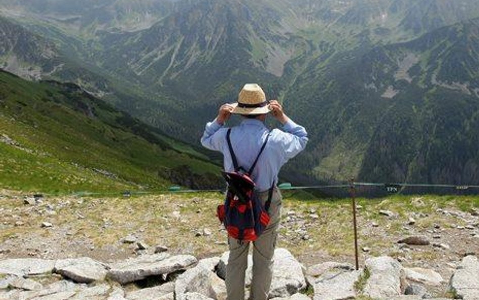 Tatry – kąpiele w stawach, nocowanie poza schroniskiem czy rozpalanie ognisk jest tu zabronione.