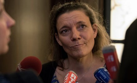 Nadege Dubois-Seex (na zdjęciu), której mąż Jonathan Seex zginął w katastrofie, domaga się odszkodow