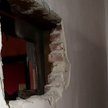 Śląskie: Wybił dziurę w ścianie do sąsiadki i ukradł jej grzejniki