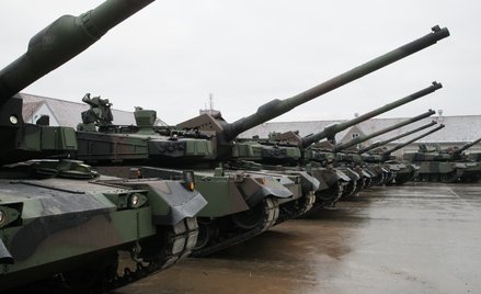 Obowiązkowe ćwiczenia wojskowe lub powrót służby wojskowej? Zapytano w sondażu