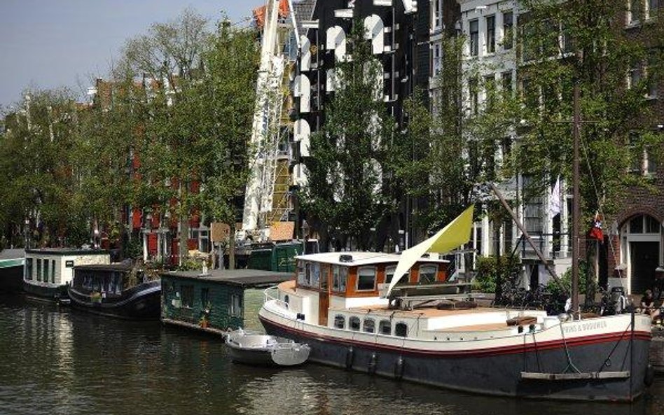 Premier Holandii wraz z rządem podał się do dymisji